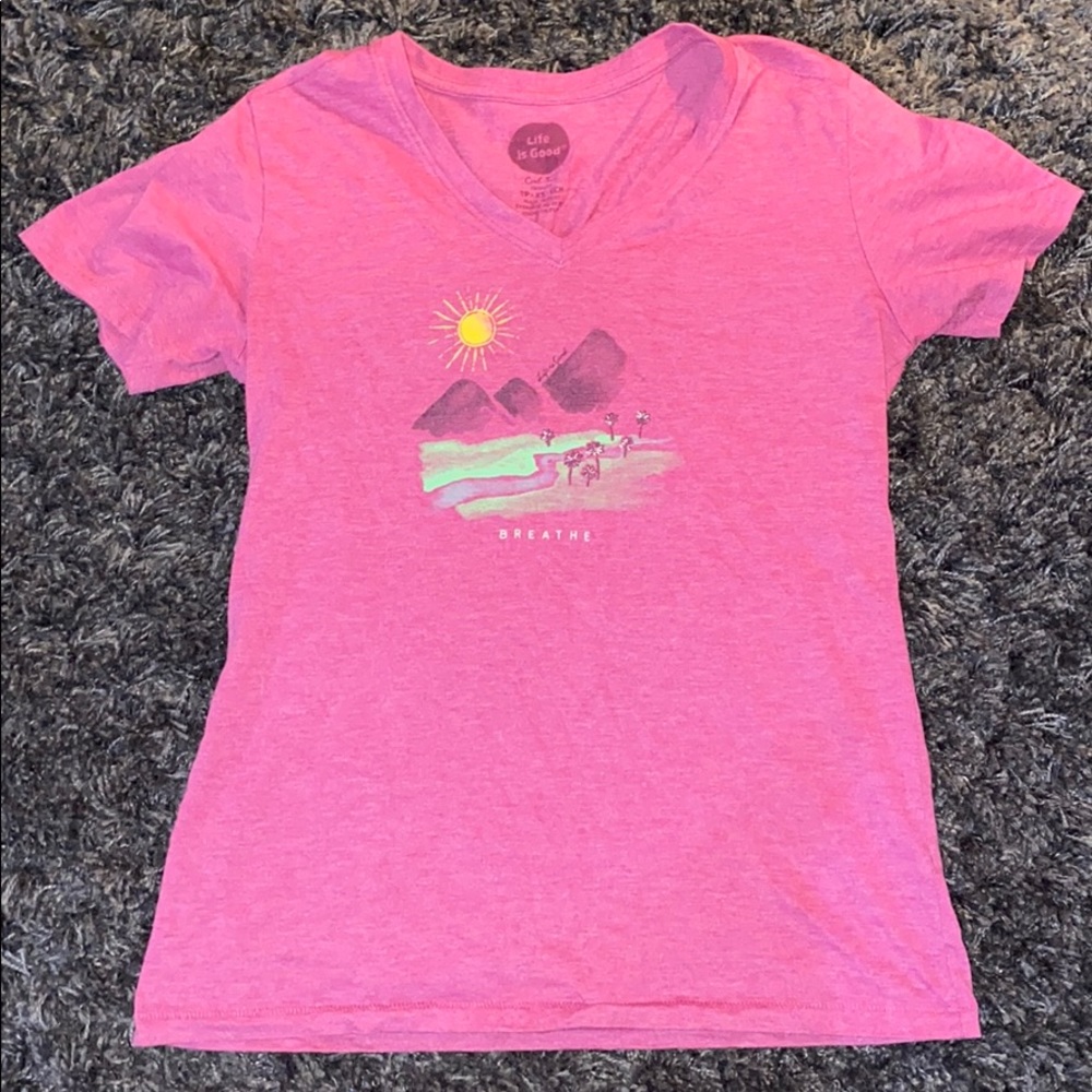 Women’s XS Life Is Good v-neck t-shirt